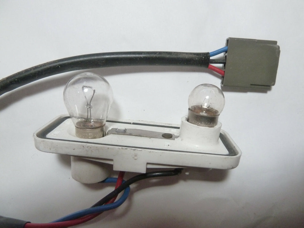 PEUGEOT 305 PORTE LAMPE FEU AVANT