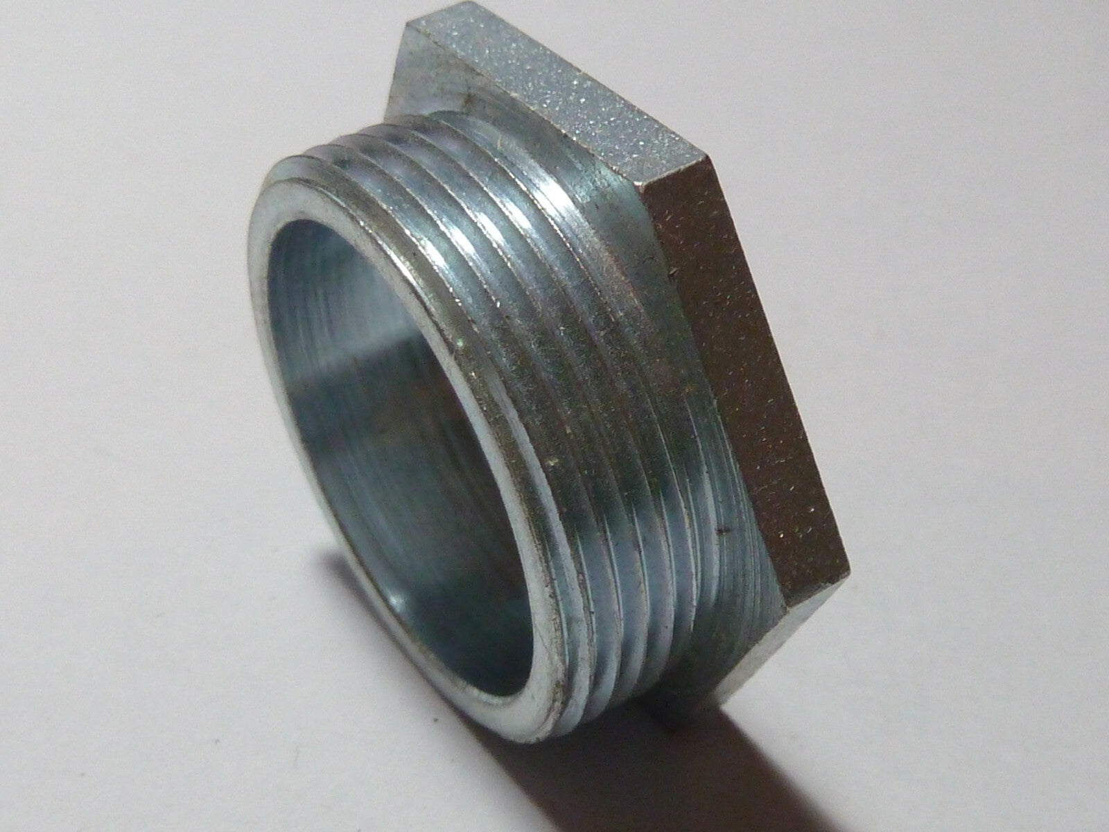 Ecrou echappement motobecane 6 pans de 32 mm diamètre intérieur 26 mm pas 32x1.5