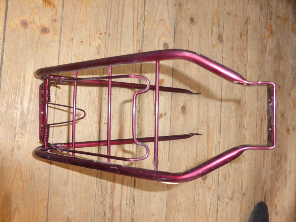 ✨NOS porte bagage arrière  a clapet acier velo Peugeot gitane roue 700 vintage ✨