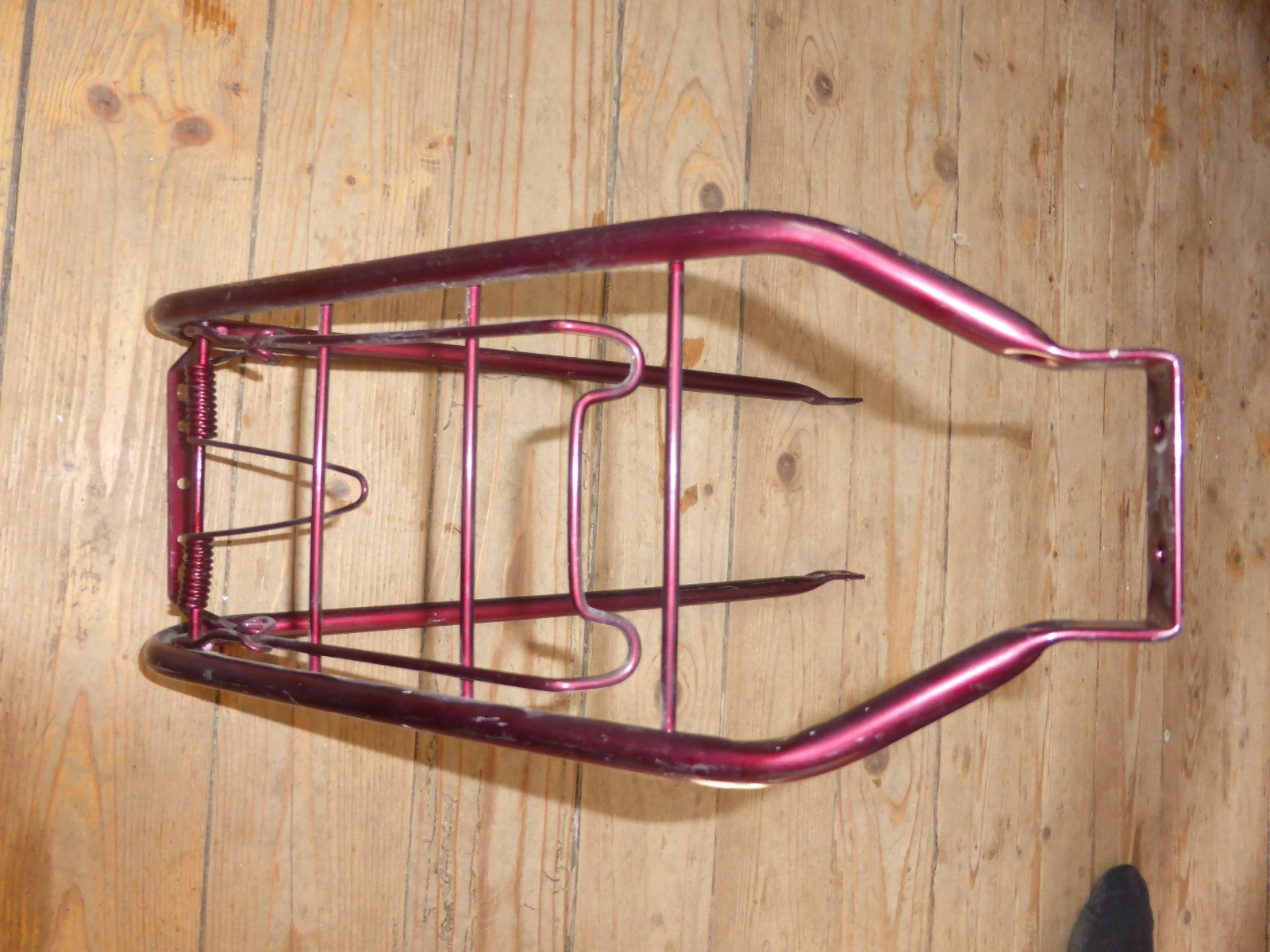 ✨NOS porte bagage arrière  a clapet acier velo Peugeot gitane roue 700 vintage ✨