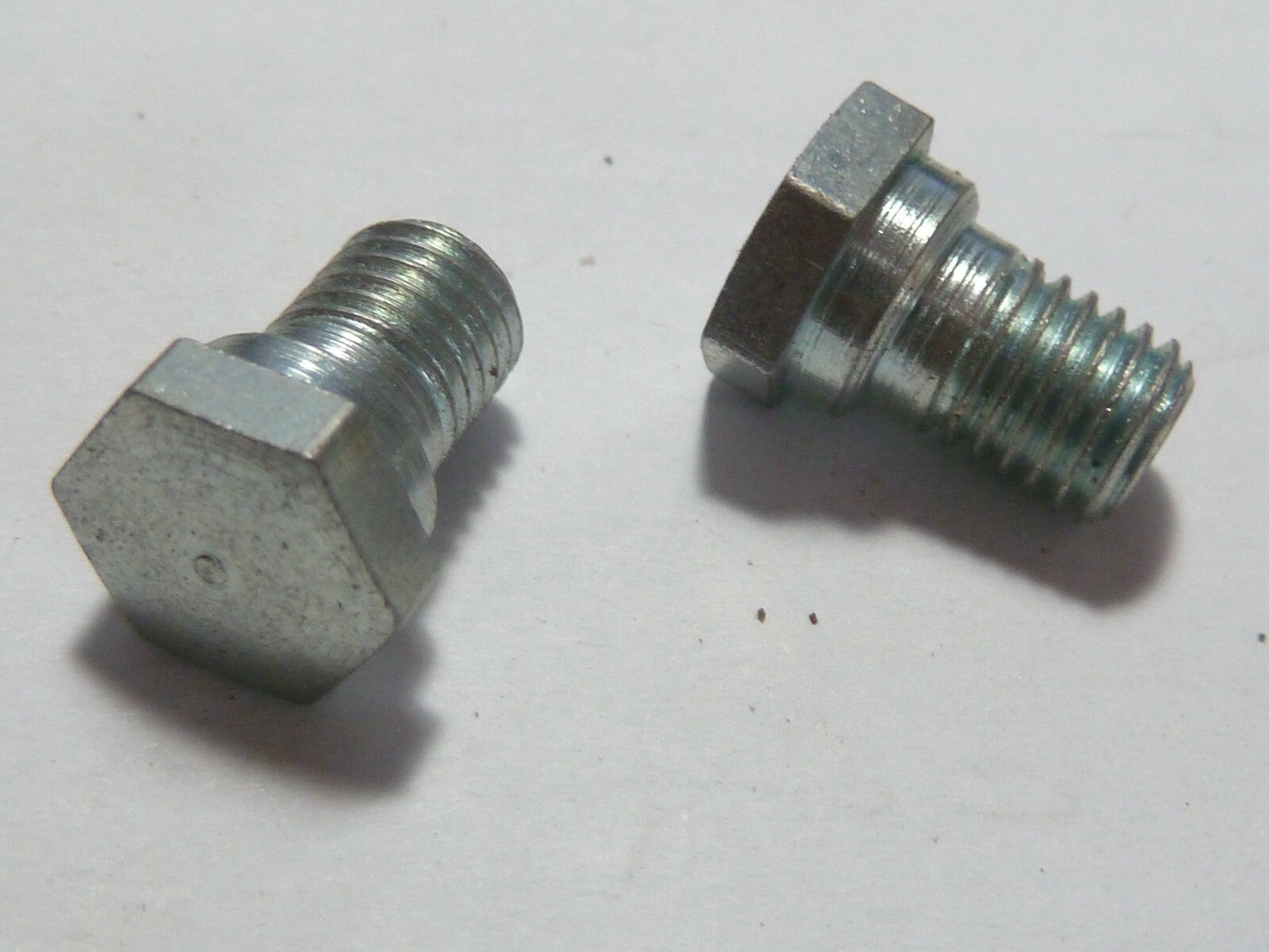 ✨ NOS / Neuf – 2 Vis épaulées – Solex / Motobécane / Peugeot – Vintage ✨