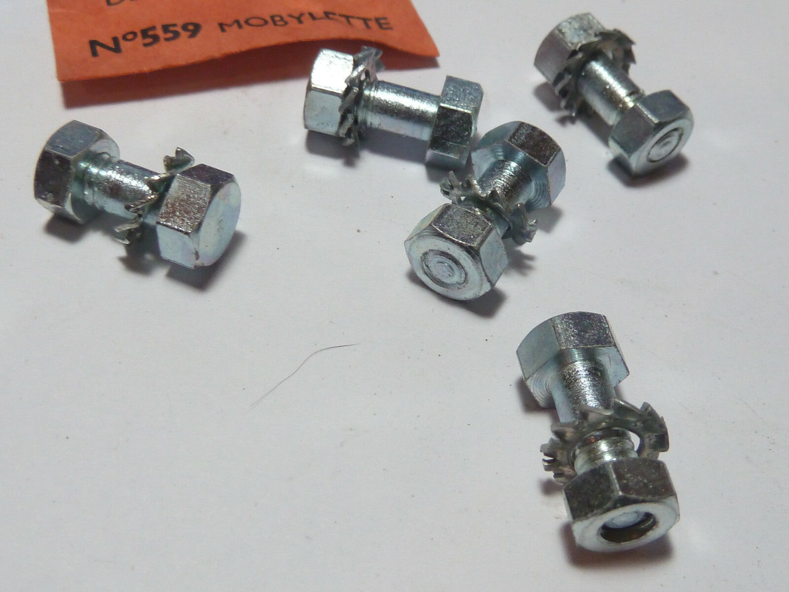 5 vis ecrou fixation de couronne  5x13 mm  motobecane motoconfort mobylette