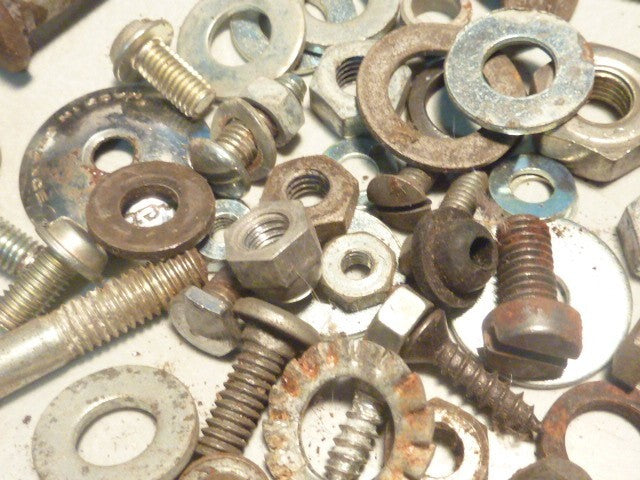 selon photo vis divers e varier rouillé vieux fond de tiroir ancien velo old bik