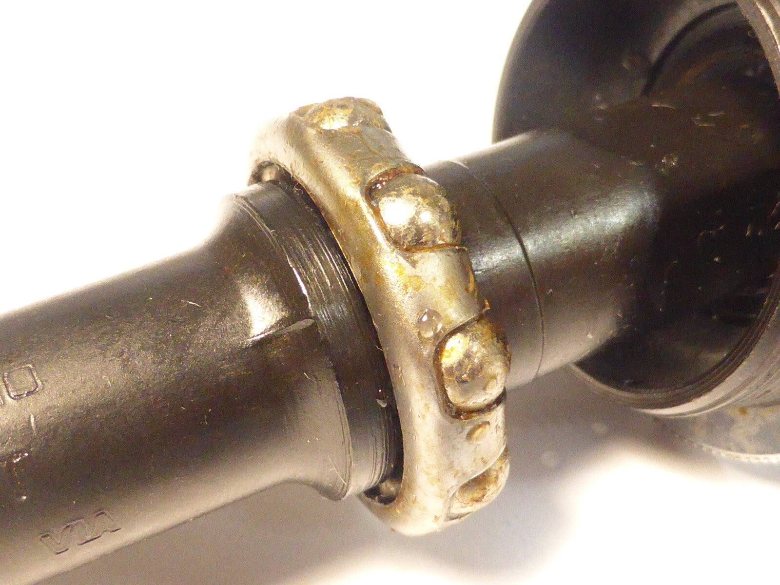 NOS Shimano  68 - 122 mm bicycle bottom bracket NOS L'eroica