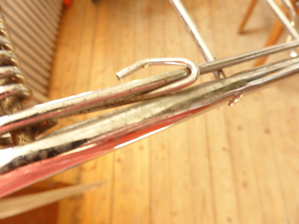 ✨NOS porte bagage arrière  a clapet acier velo Peugeot gitane roue 700 vintage ✨