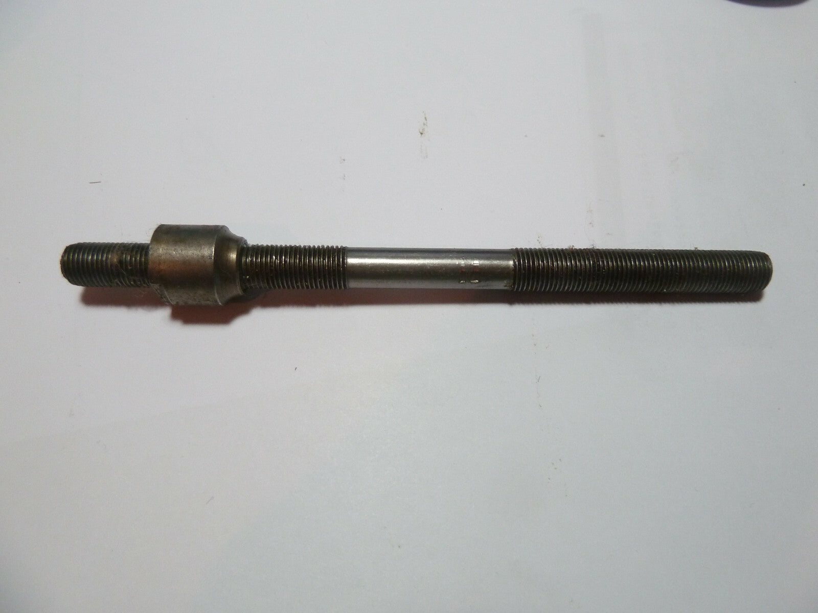 NOS axe a  9.5 mm longueur 150 mm vintage