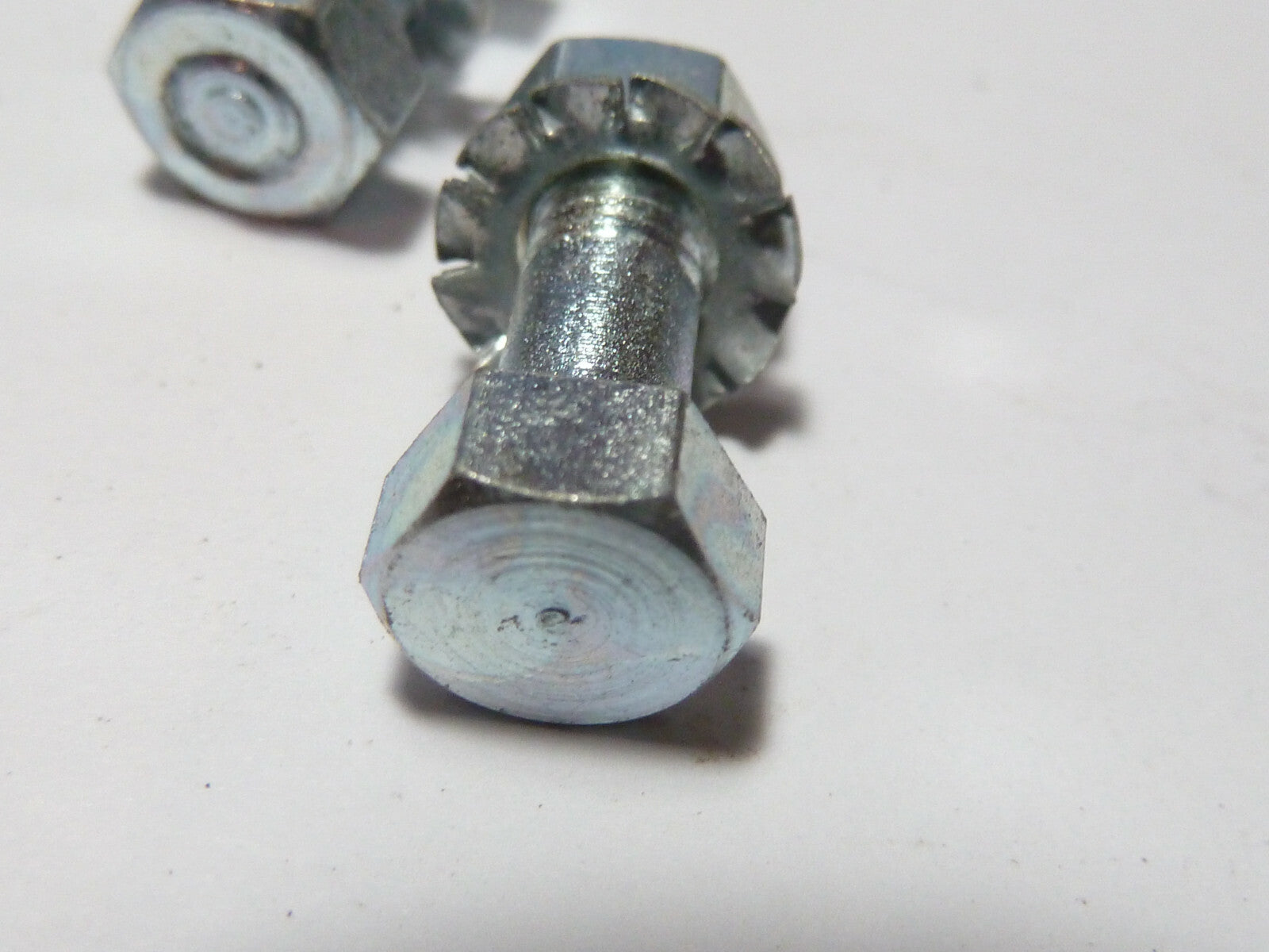 5 vis ecrou fixation de couronne  5x13 mm  motobecane motoconfort mobylette