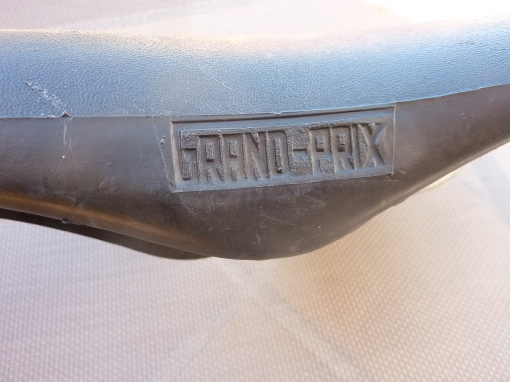 ancienne  SELLE VELO grand prix - VINTAGE -  Saddle Made in France course fixie
