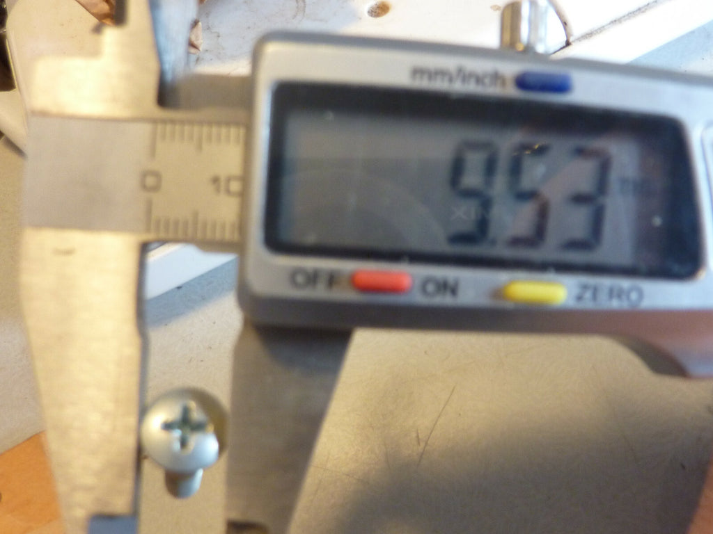 2 Vis poignée CLB  neuve ancien stock