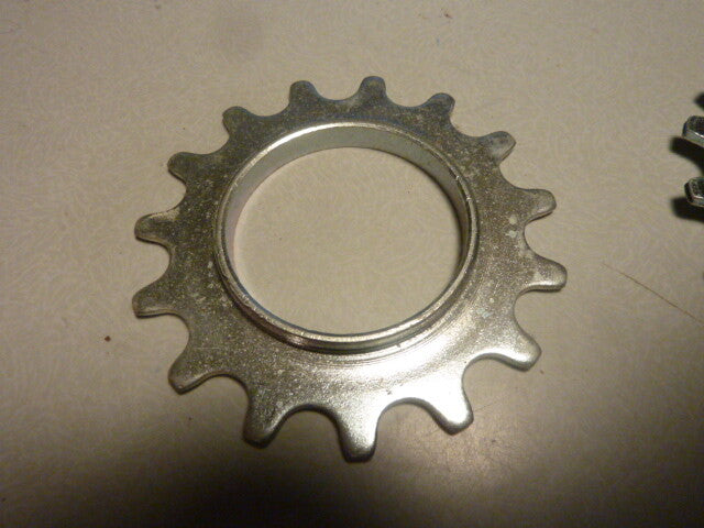 NOS ancien vintage pignon cogs MC 15/16 dents maillard