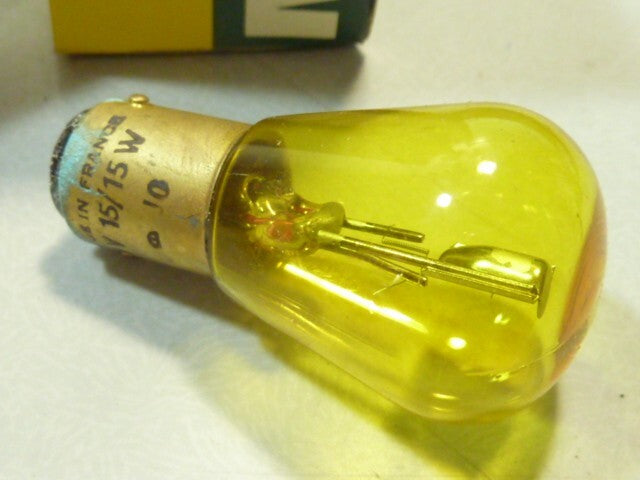 NOS 2 Ampoules phare 2 ergots 6v - 15/15W type BA15d cyclomoteurs années 40/50
