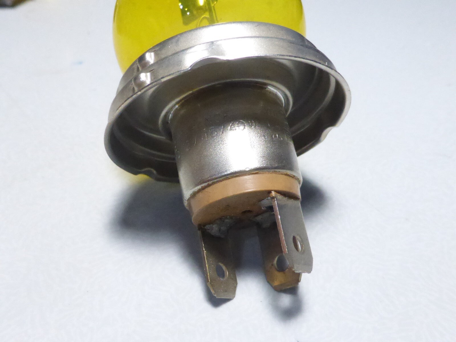 Ampoule NORMA Jaune R2 Code Européen 12V  45/40 W    Pour voiture
