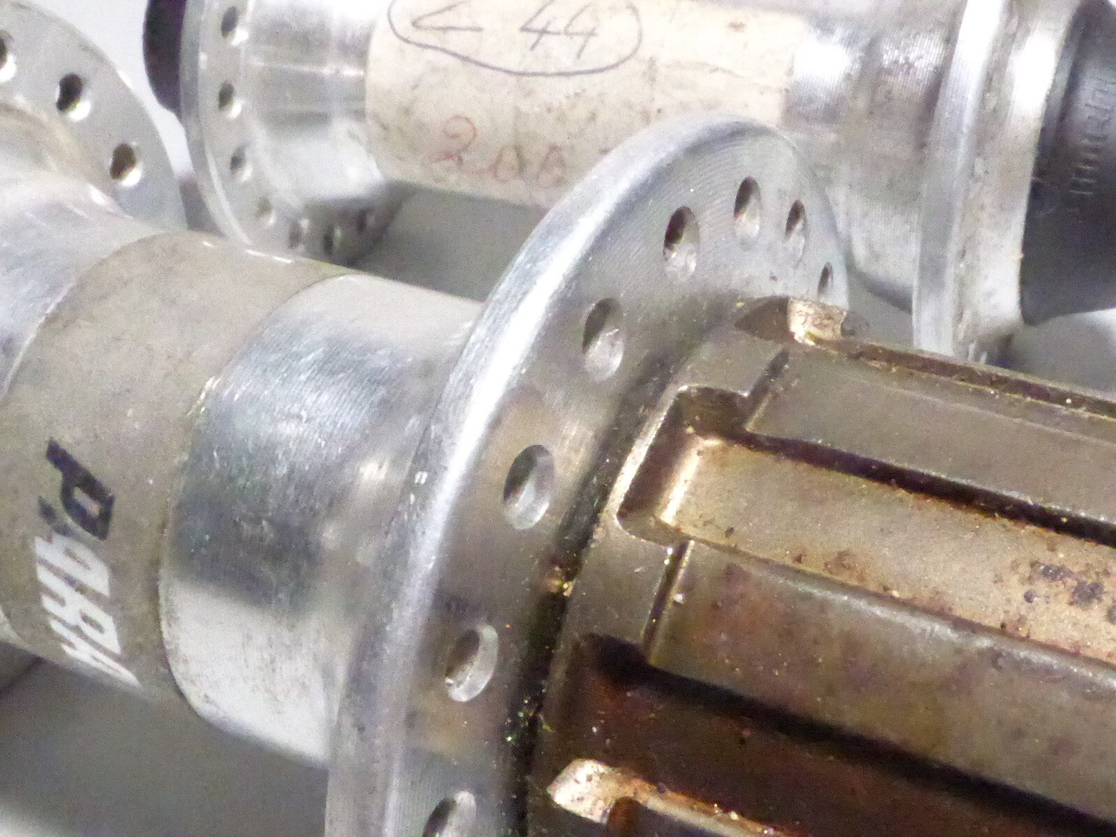 NOS Shimano STX Parallax FH-MC 30 front and rear hub 7 speed 36 spokes
