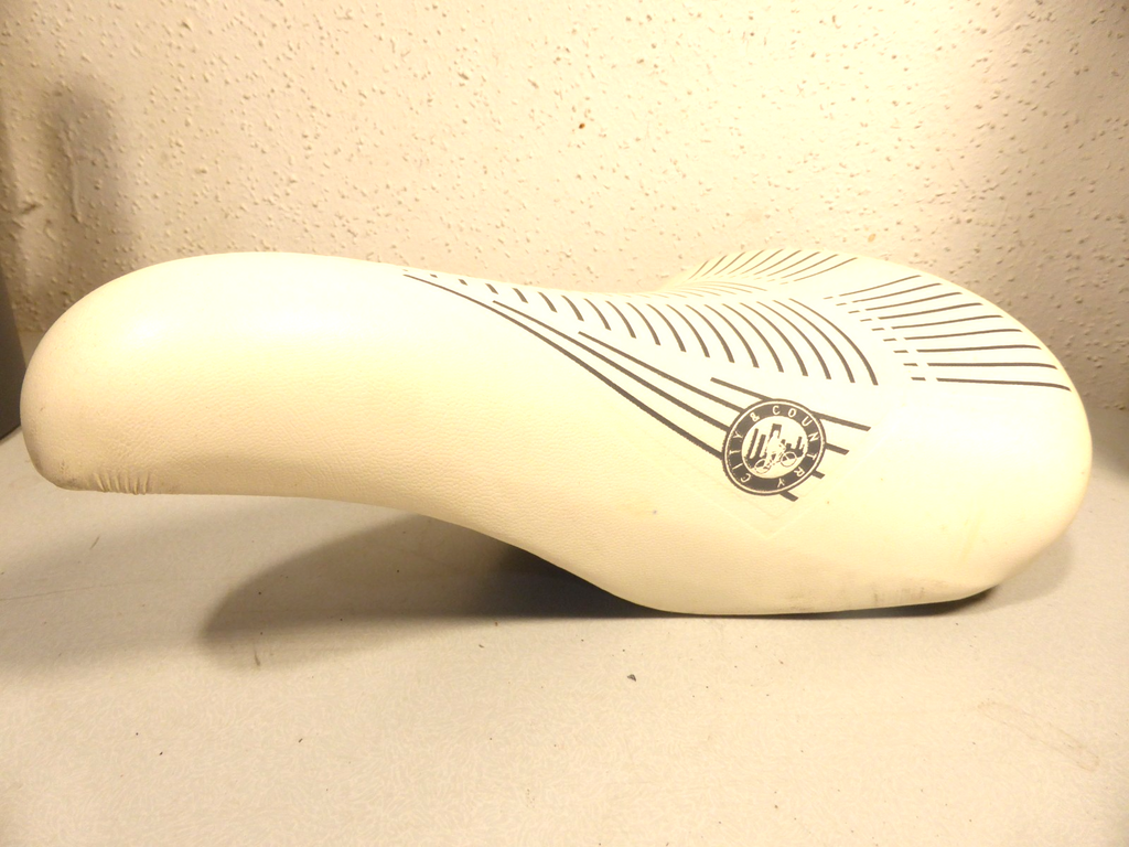 NOS SELLE city & country saedlle italia VELO  VINTAGE  Saddle
