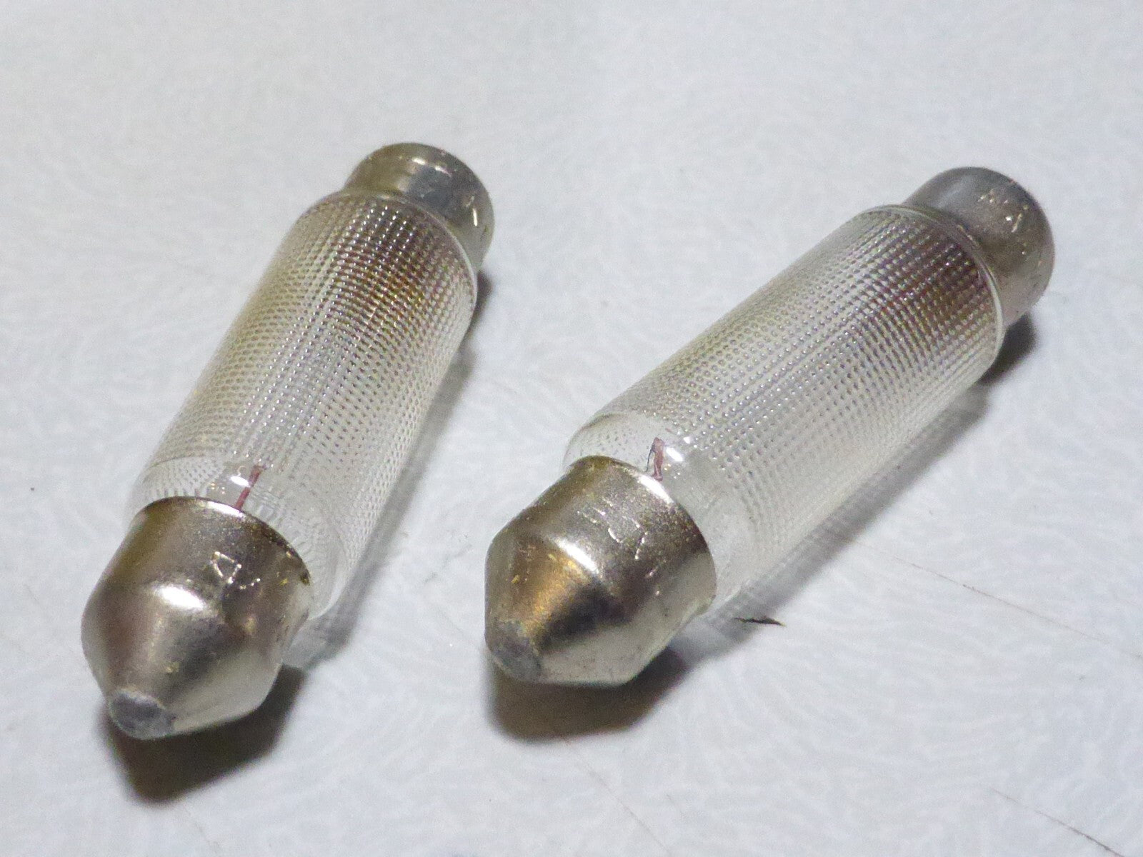 2 NOS ampoule Mazda éclairage vintage  12V 7W SV 8,5 Bulb 10x42 mm navette ..