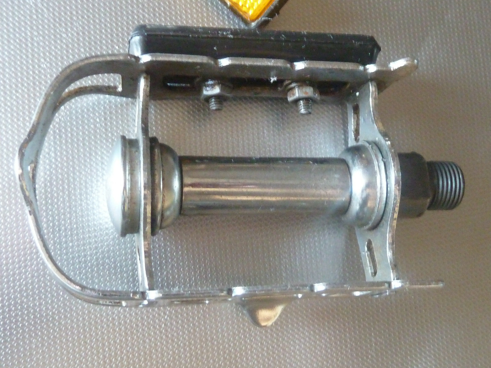 1 ancienne pedale  14/125 velo vintage Victor VP_338L cyclo coté gauche left