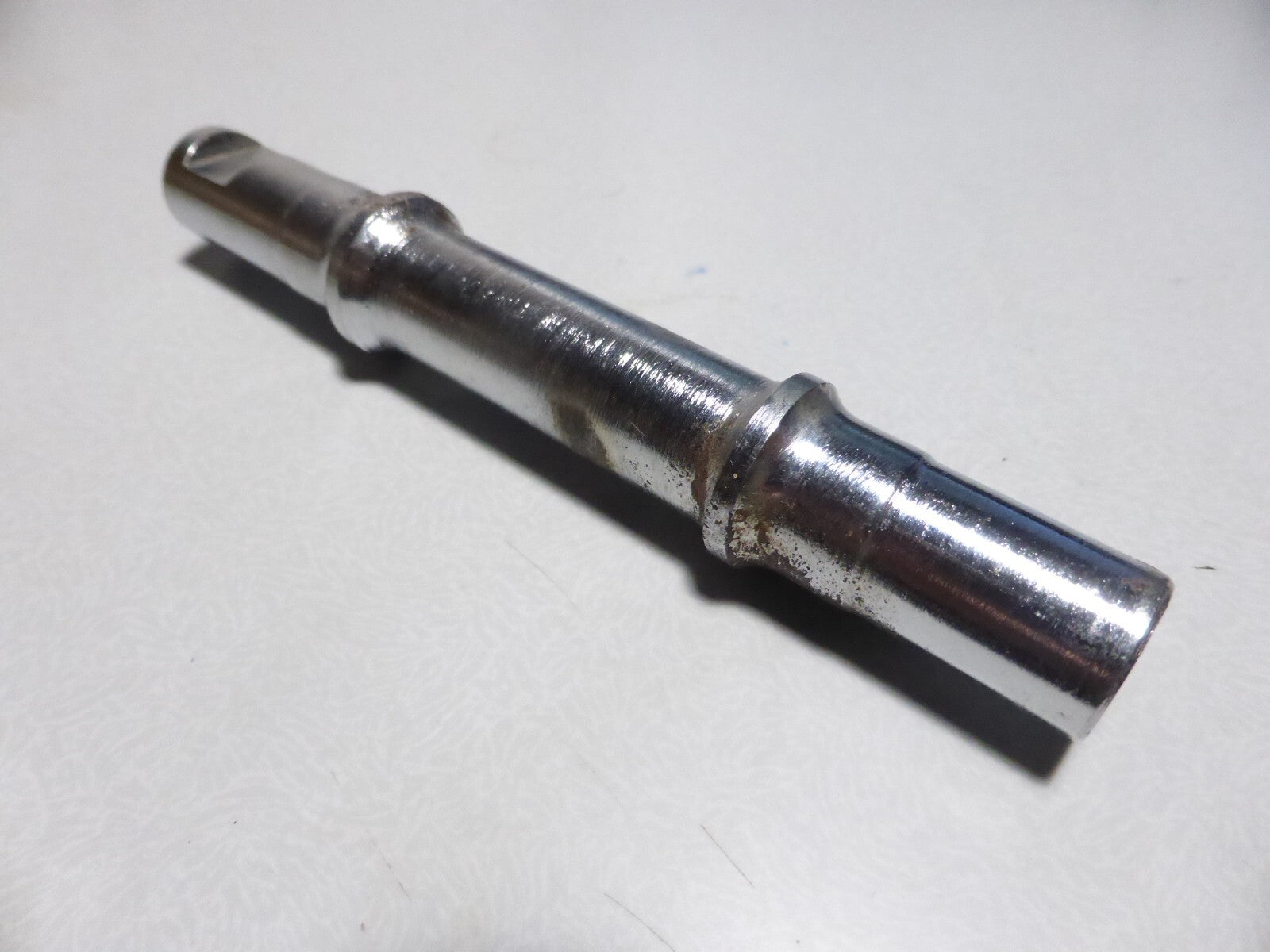 Nos axe clavette pédalier REWAX 130 mm  pédalier Bottom bracket  not stronglight