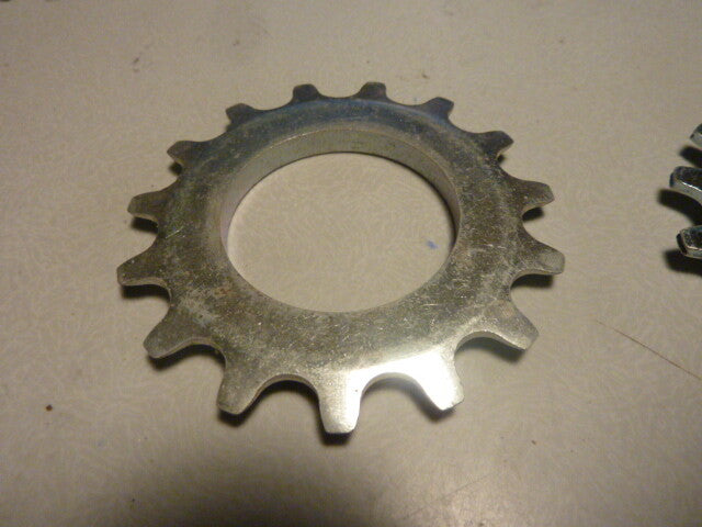 NOS ancien vintage pignon cogs MC 15/16 dents maillard