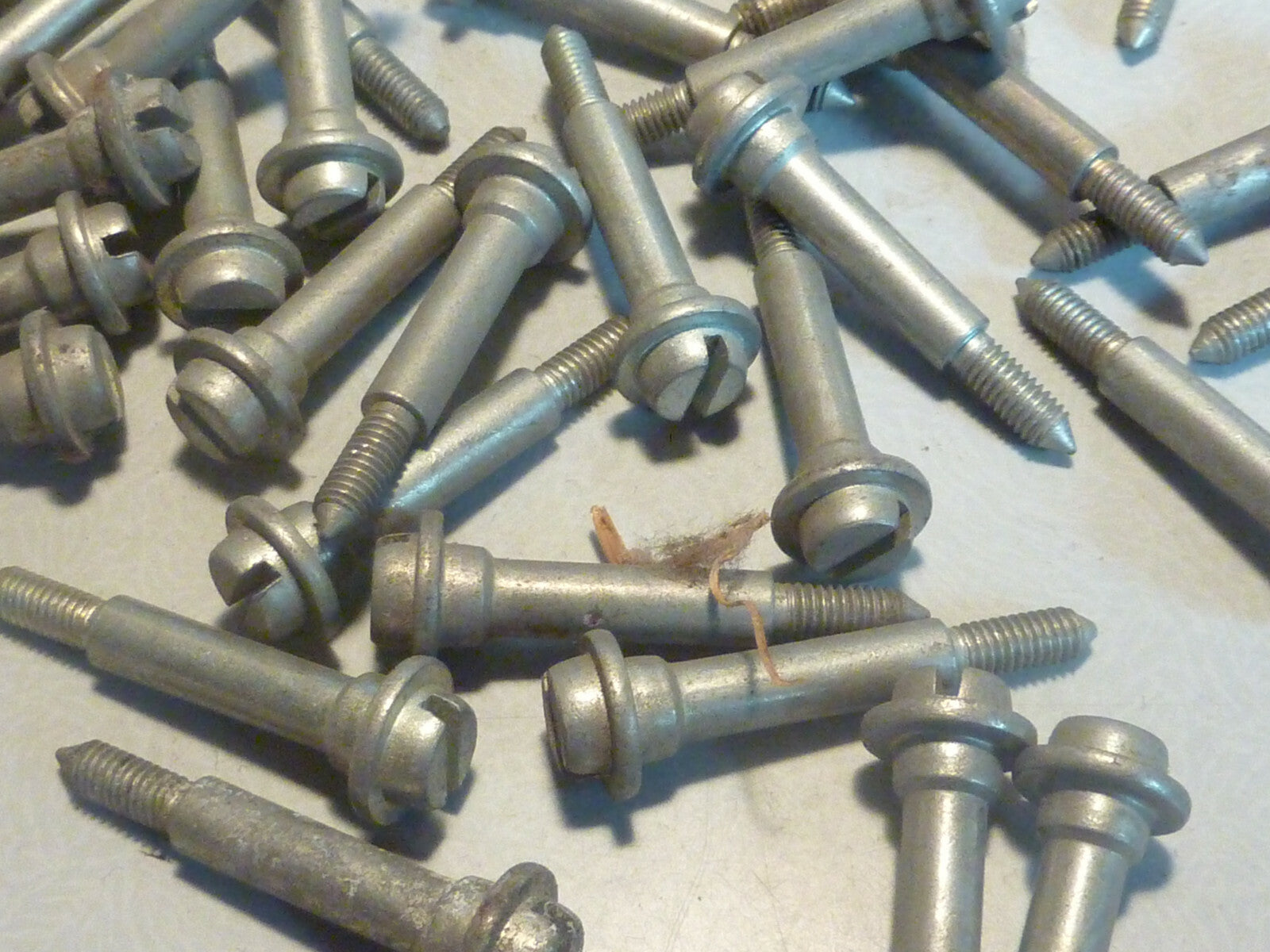 ✨ Ancien stock / NOS – Vis de filtre à air Gurtner réf. 9395 ✨