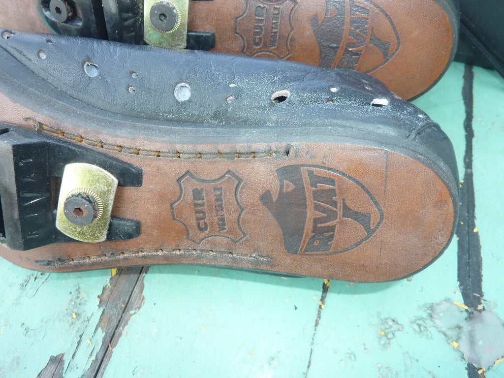 Chaussures de cyclisme ancienne  vintage  - RIVAT  - T39 kangourou 576 Izoard
