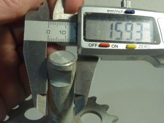 NOS axe PEDALIER ANCIEN 20 Zähne  Tretachse 20 DENTS moped altes Puch ? CIAO ?