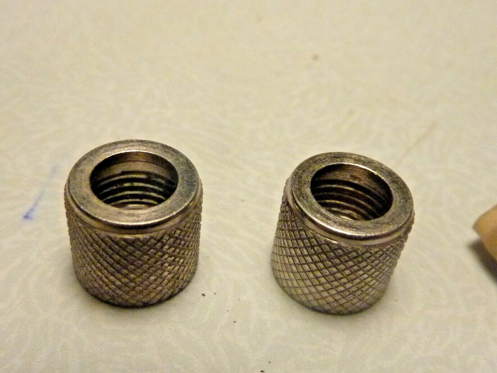 ✨ Ancien stock / NOS – Écrou et embout de valve vélo vintage Dunlop avec gaine ✨