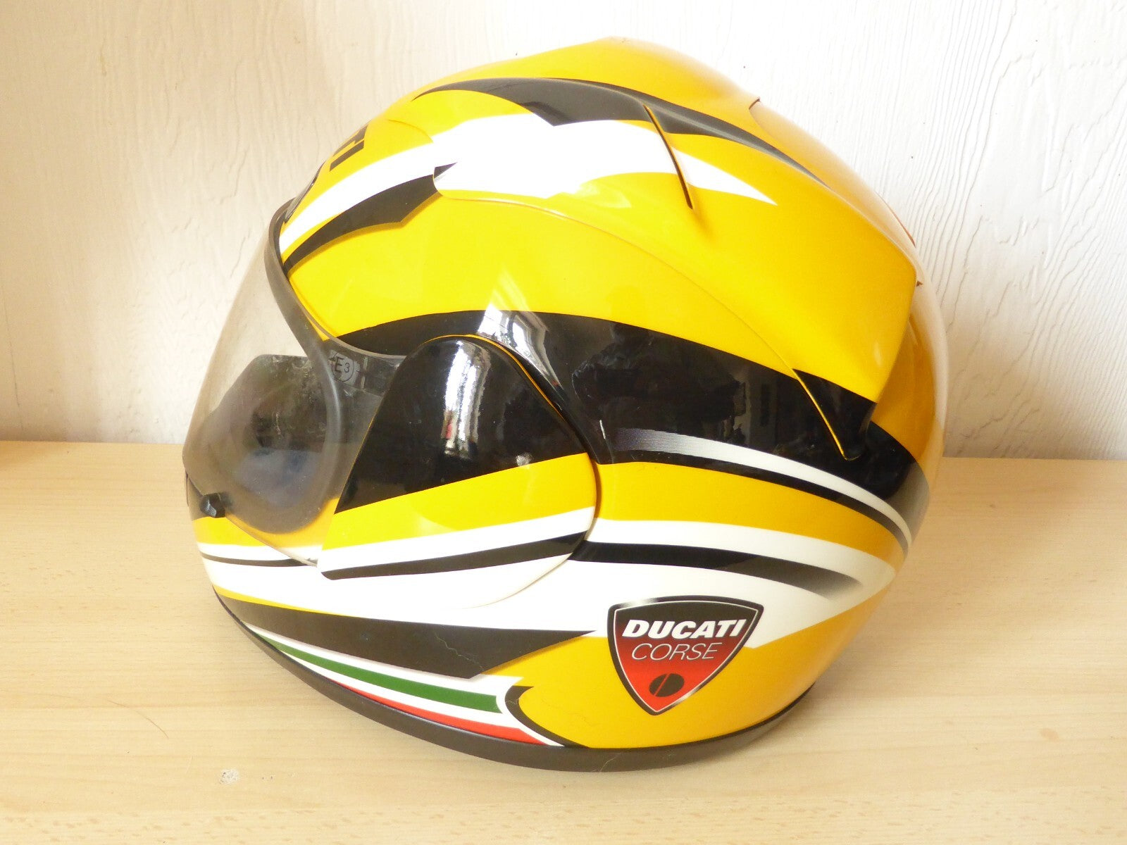 casque intégral Ducati Corse Suomy en l'état, pour déco vintage sportive