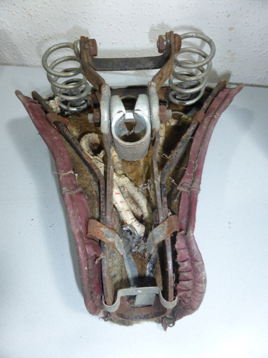✨Ancienne selle moto cyclomoteur vélo Idéale N°50  Peugeot motobecane mobylette✨