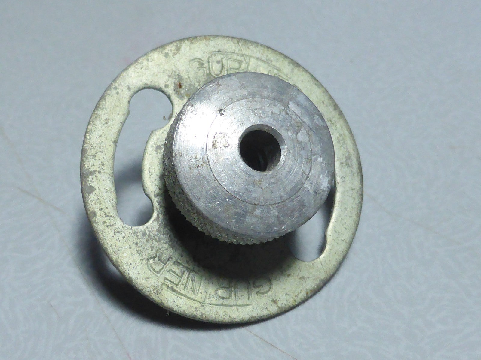 écrou de verrouillage filtre a air gurtner  Peugeot bima G10D