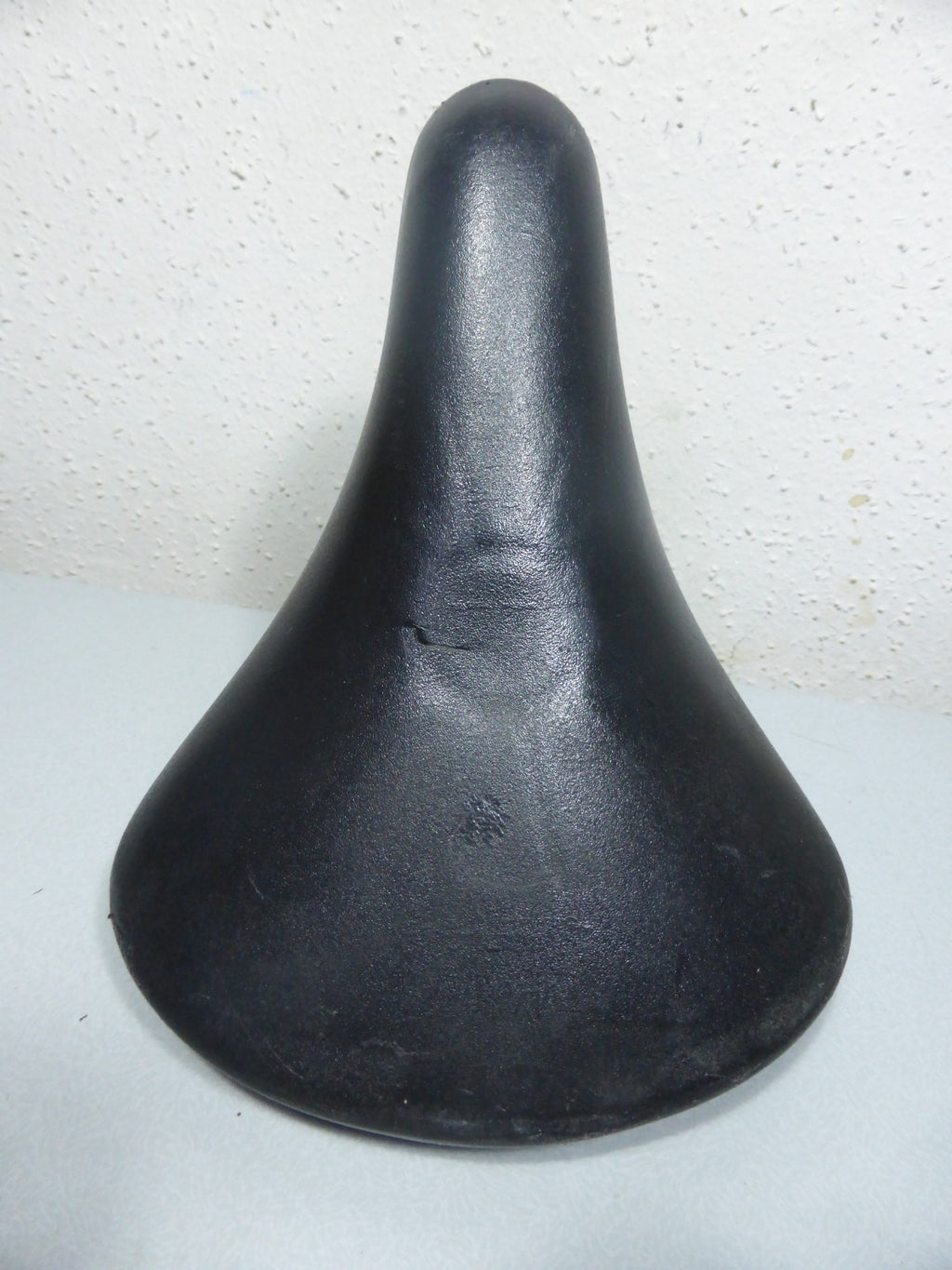selle PIU petit vélo   tricycle  vélo enfant ancien vintage 1996 plastic