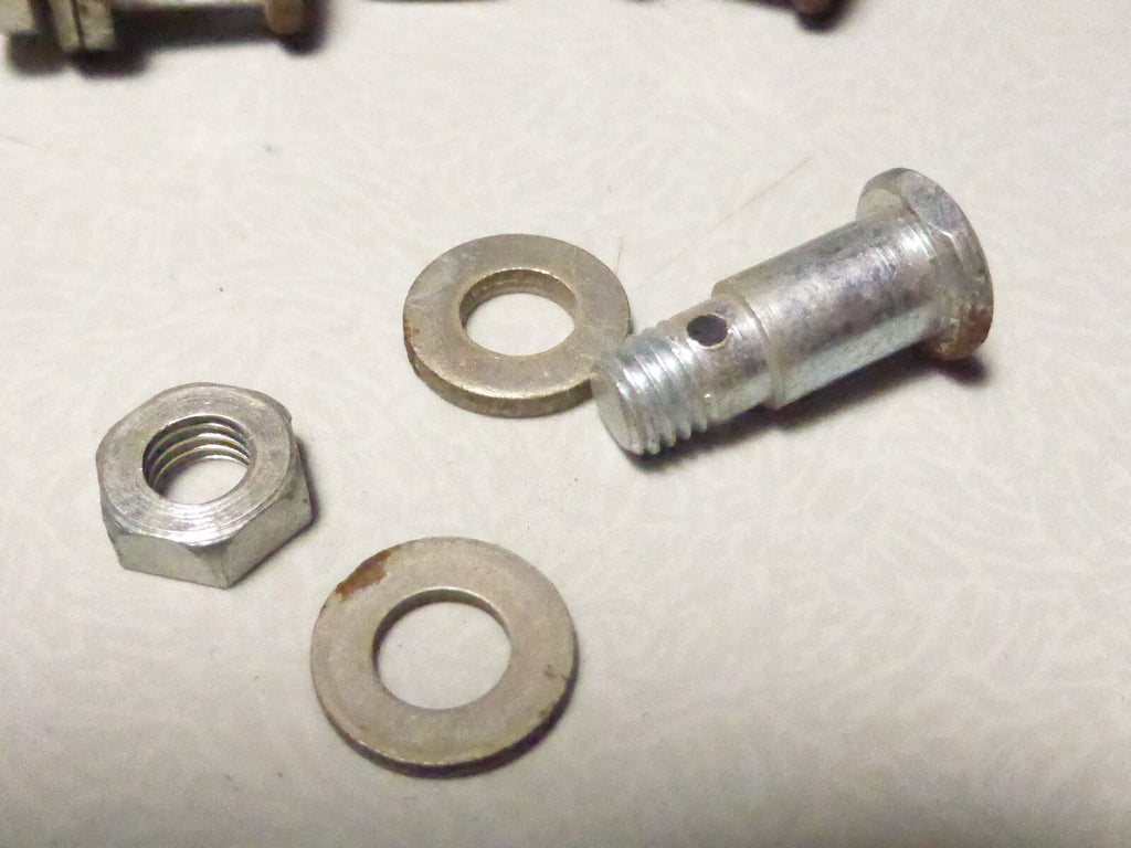 vintage ancien stock Serre-câbles  lot de 7 vis dérailleur ?