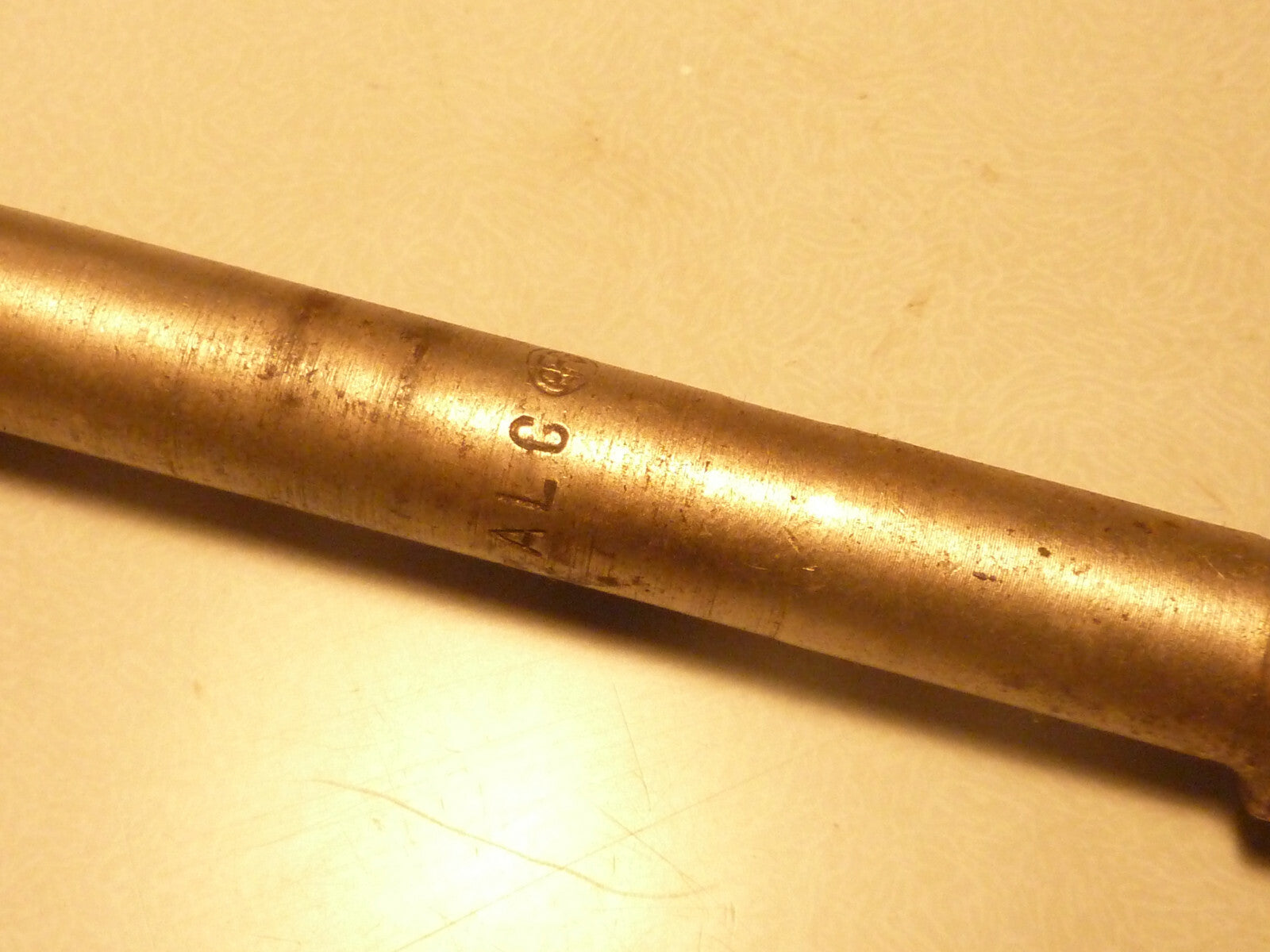 axe clavettes pédalier RFG Motobecane 196 mm ALC RFG