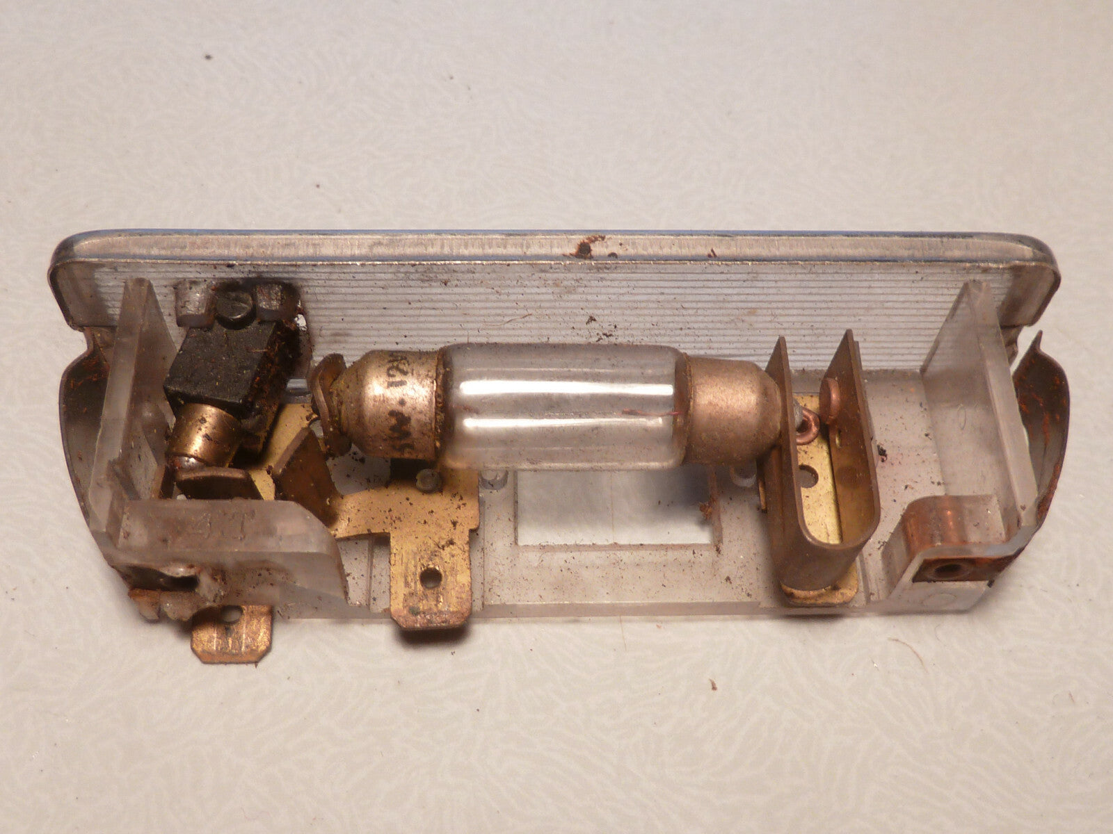 Plafonnier d'éclairage habitacle MK 140 d'origine véhicule ancien