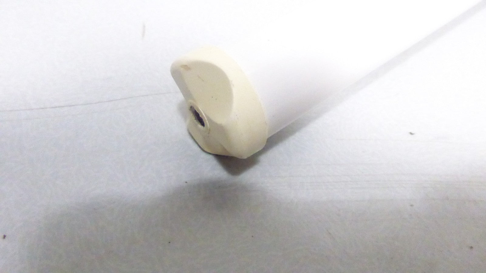 NOS NEW 1 pompe velotage  AFA POMPE A AIR 32.5-30 cm - MADE IN FRANCE blanche