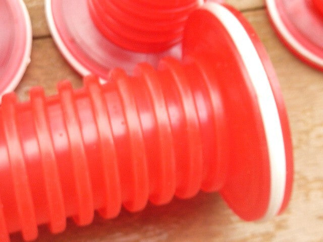 ✨Plastiche Cassano Handlebar Grips red White Cycle BMX Brand New 2 PAIR✨