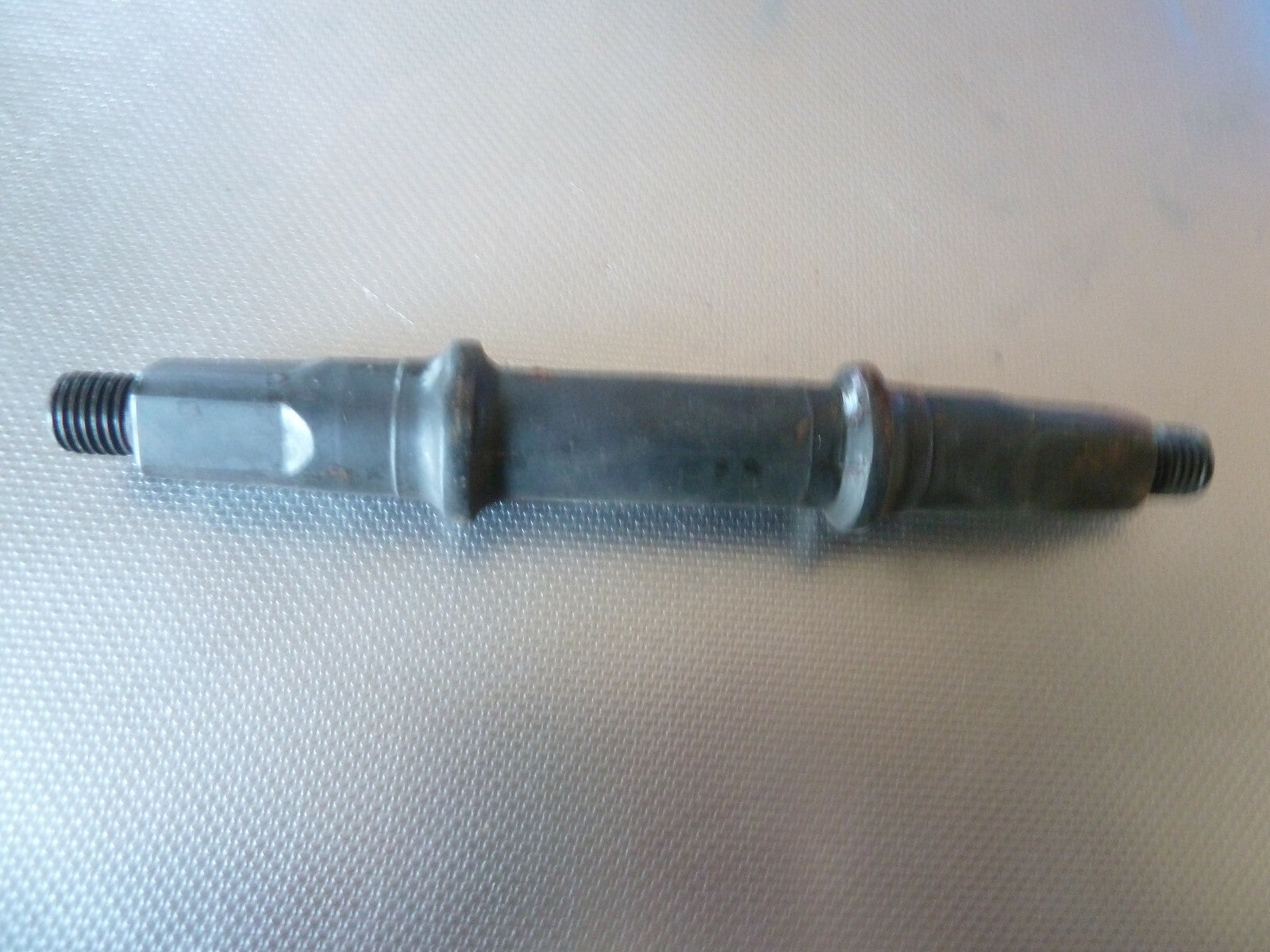 ✨ Axe de Pédalier BMX YST-35 – 124 mm – Vintage – NOS 🚲