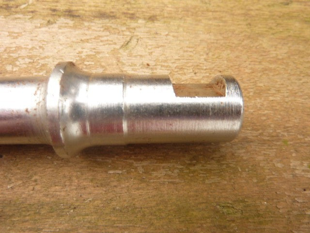 Nos axe clavettes pédalier RFG 125 mm  pédalier Bottom bracket  not stronglight
