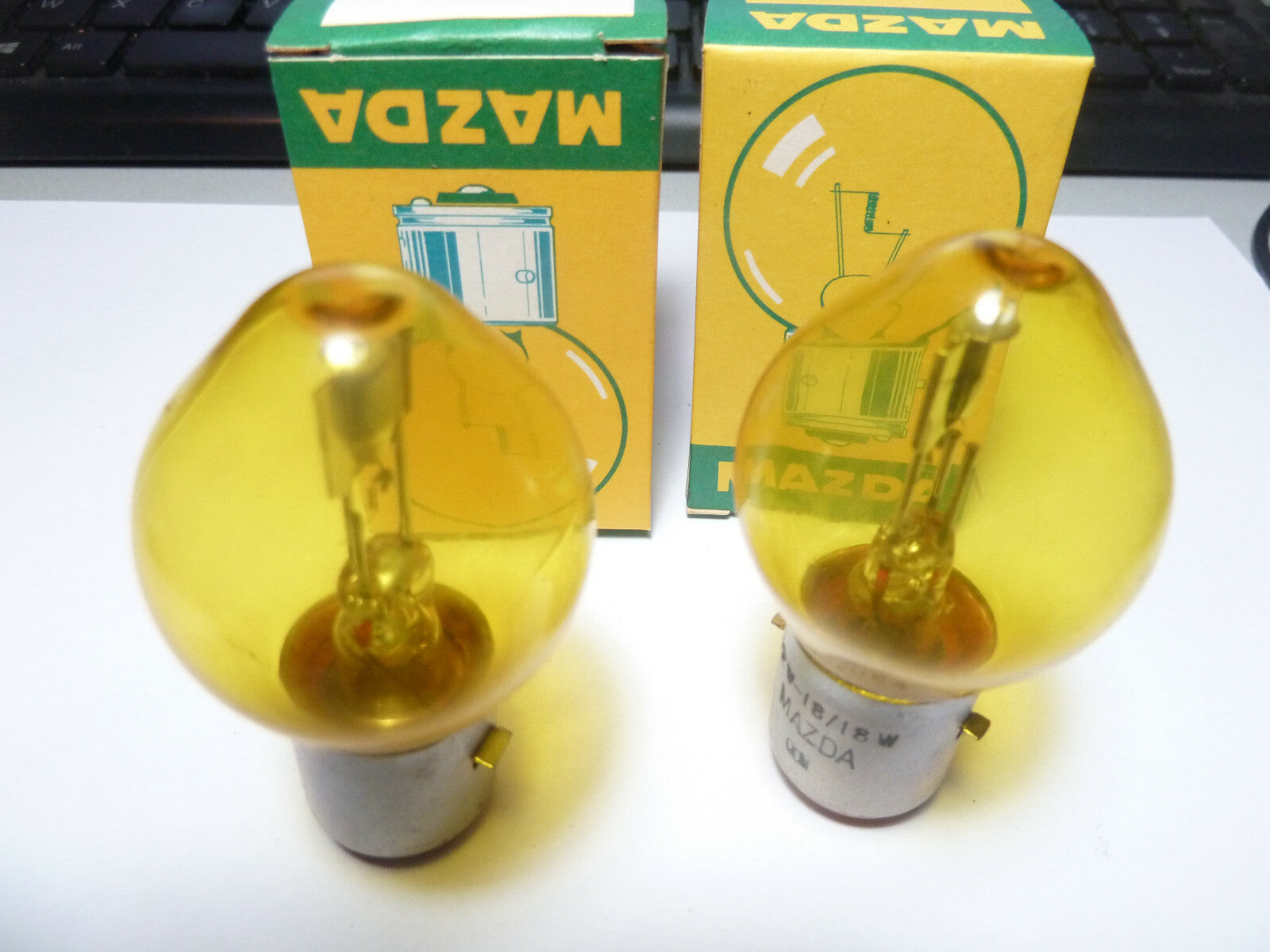 NOS 2 ampoules MAZDA éclairage vintage  12V 18/18 W BA 20 d jaune Bulb BA20d