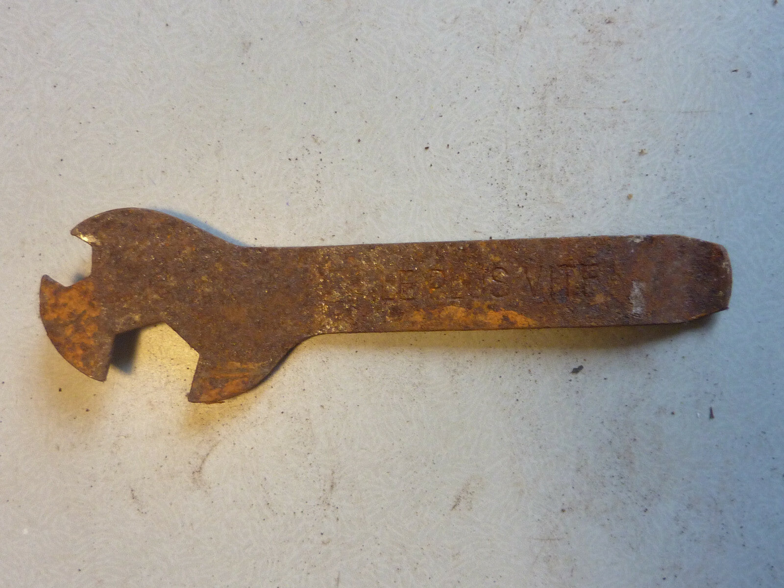 OUTIL VELO ANCIEN  CLE AFA "LE PLUS VITE" vintage ancien stock
