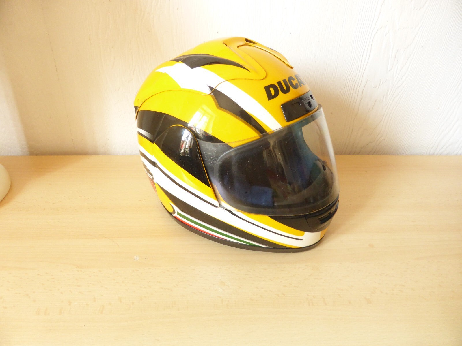 casque intégral Ducati Corse Suomy en l'état, pour déco vintage sportive