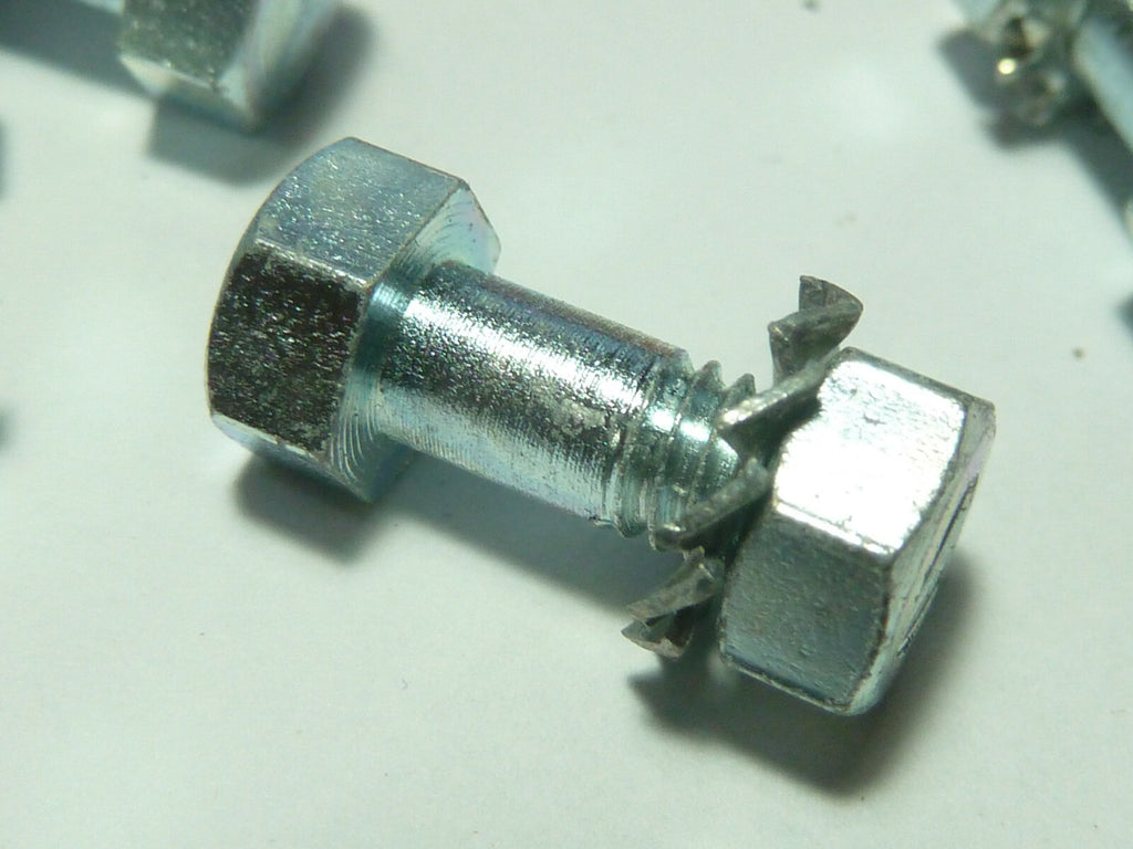 5 boulons  ecrou fixation couronne carré 5x13 mm Peugeot  motobecane motoconfort