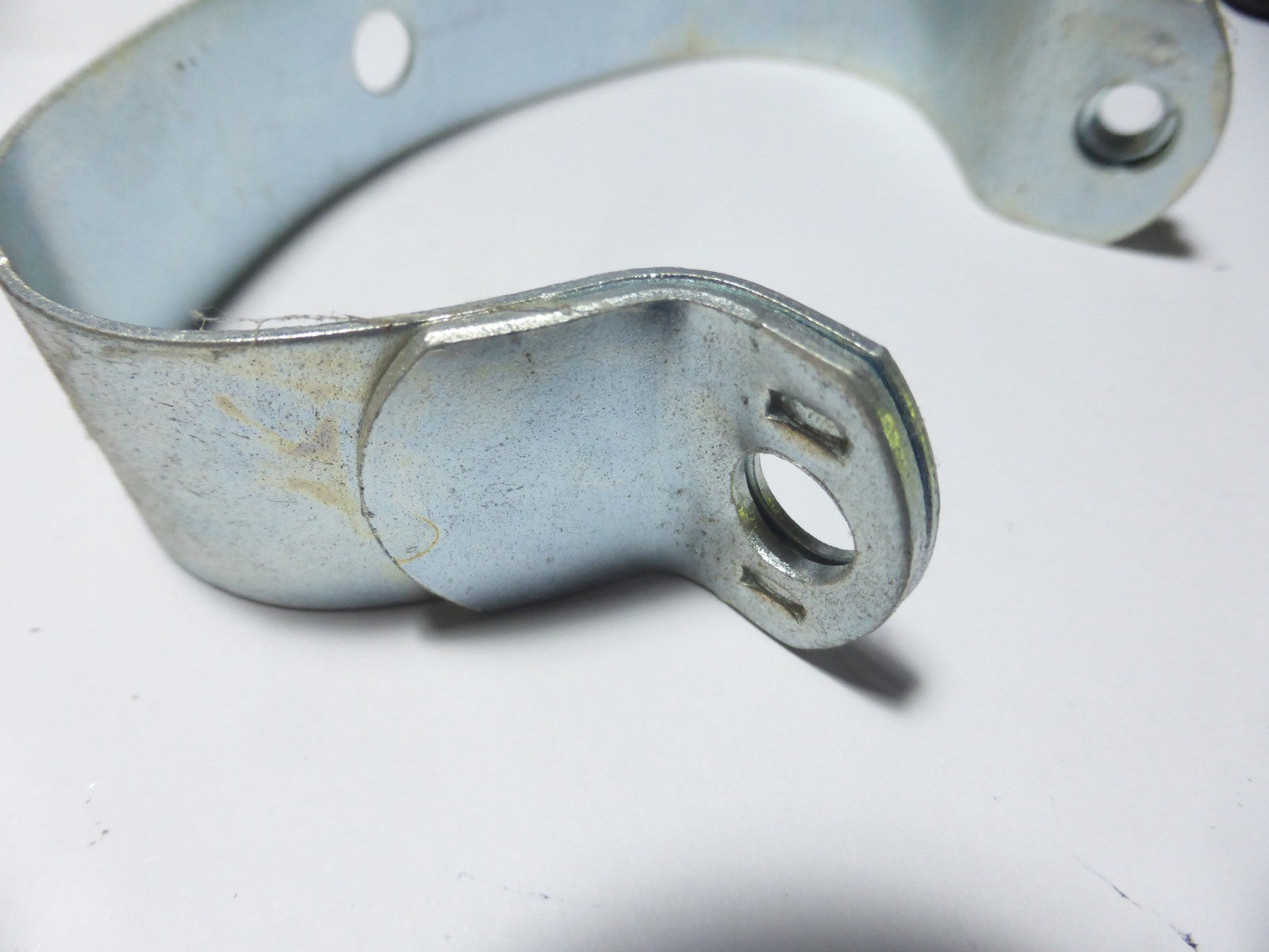 Collier échappement ovale avec écrou M7 soudé Motobécane neuf ancien stock 10 cm