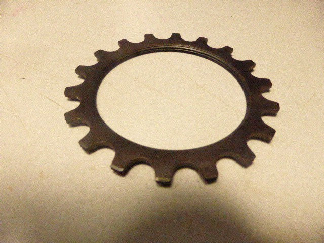 NOS vintage pignon 18  MAILLARD  threaded freewheel cog