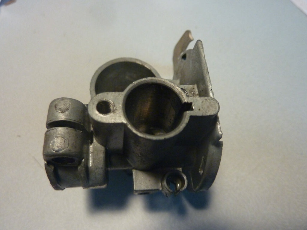 corps de Carburateur Gurtner D 10 D Motobecane a vérifier ???