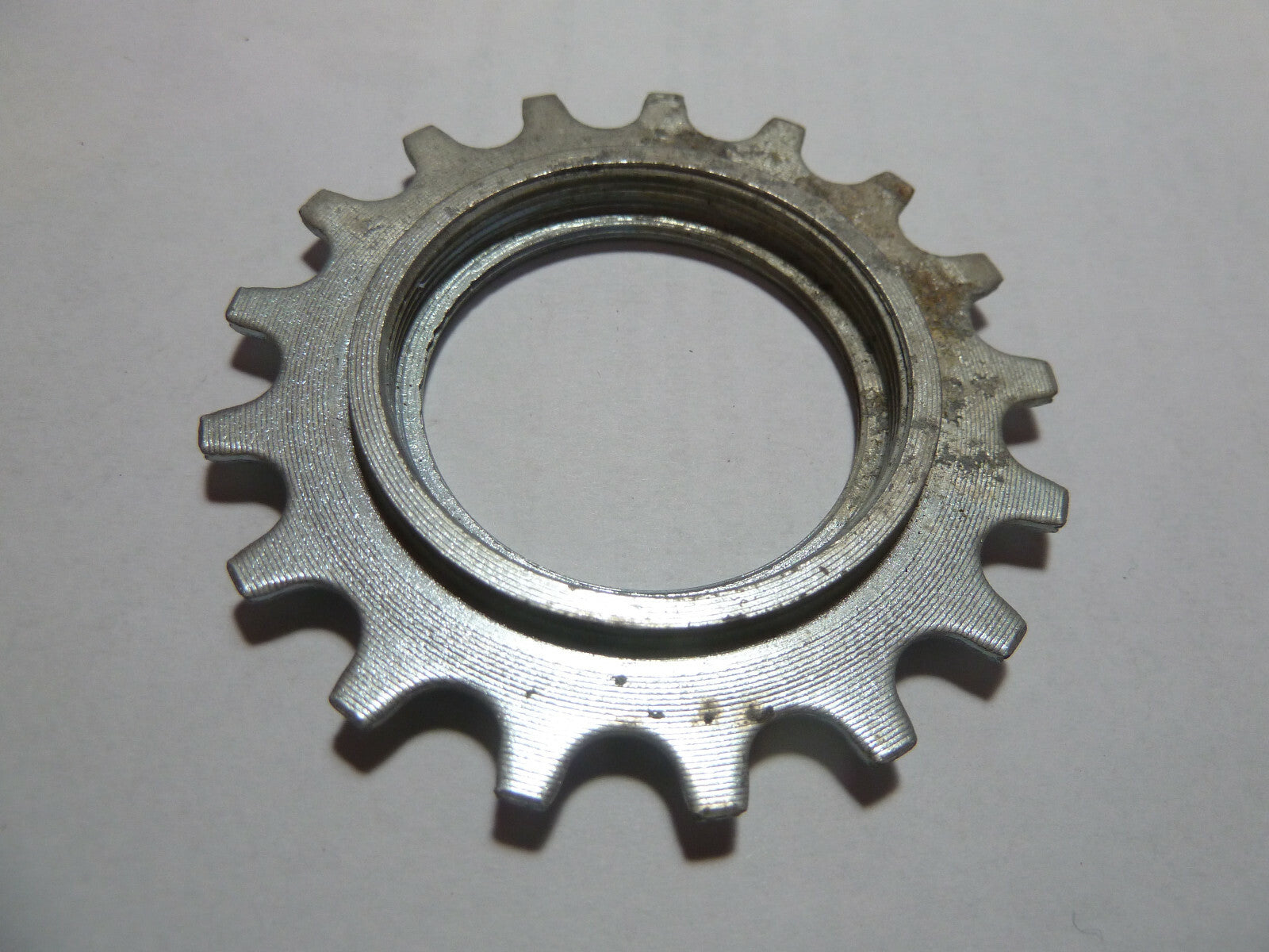✨ NOS – Pignon Maillard 17 Dents Fileté – Ø 42,15 mm – Vélo Vintage ✨