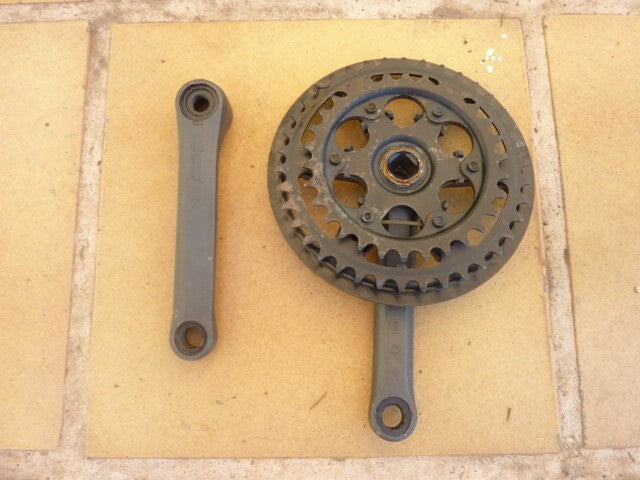 NOS Pédalier THUN NOVA vintage 30/38 dents  centre carré  manivelle 150 mm