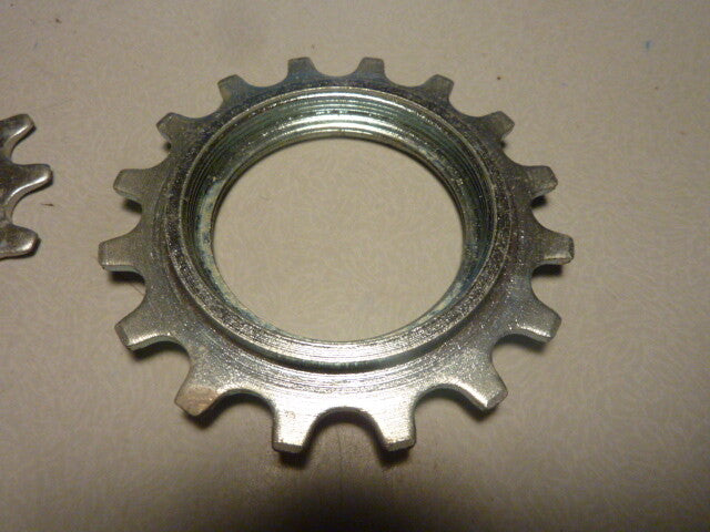 NOS ancien vintage pignon cogs MC 15/16 dents maillard