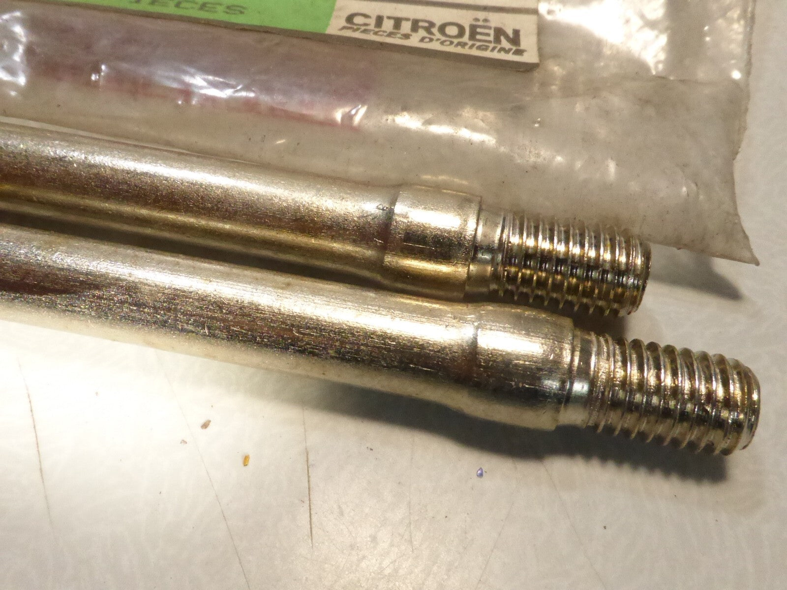 2 goujon d'origine Citroën 05955678