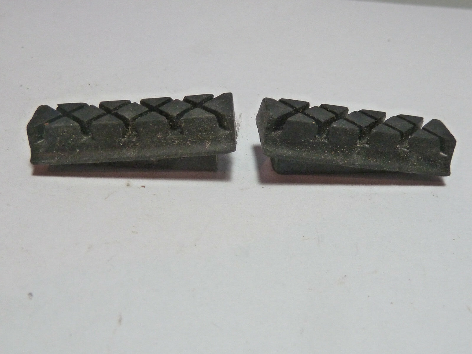 2 anciens patins frein racer breveté made in France