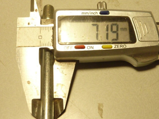 AXE DE MOTEUR MOTOBECANE 145 mm 150 mm
